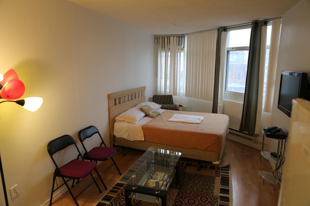 Alisa Guest Suites Toronto Room photo